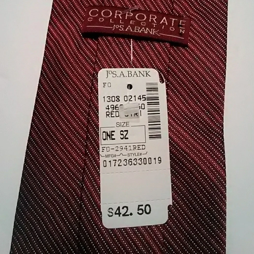 NWT Men's JoS A. Bank Tie